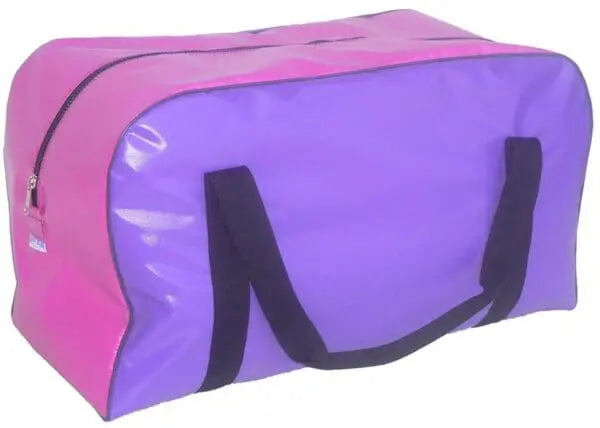 Close-up of heavy-duty zip on Dolan Gear Bag Large