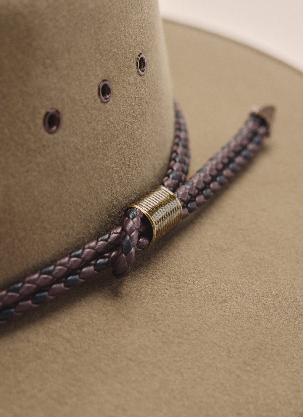 Braided leather hat band detail on the Kidman Drover (4HAU002)