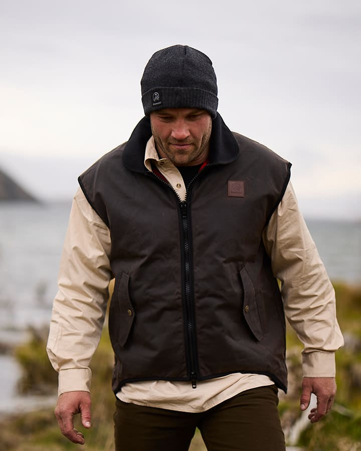 SwannDri Foxton Vest - Front View with Zipper and Pockets