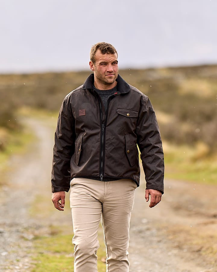 Warm Wool Lining in Swanndri Oilskin Jacket for Winter Protection