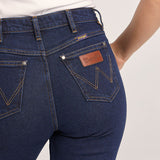 Close-up detail of Wrangler Classics Jean: reinforced stitching and durable denim fabric for long-lasting wear